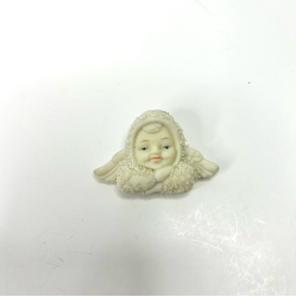 Vintage Porcelain Snowbabies Brooch - Picture 6 of 7